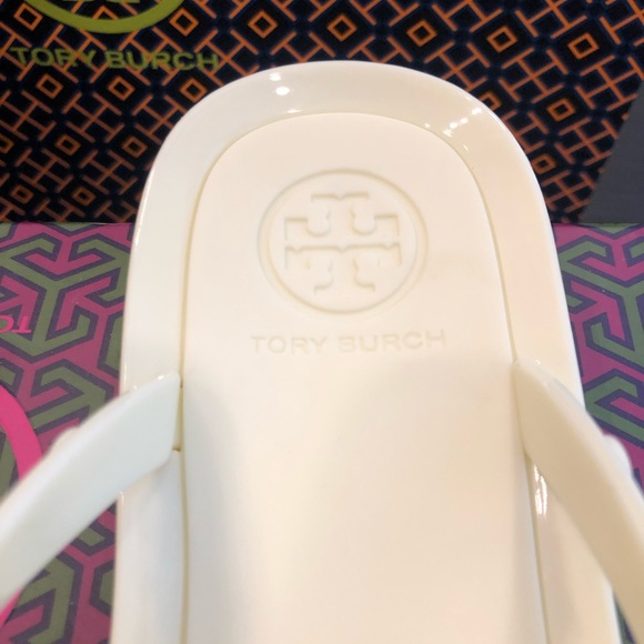 NIB Tory Burch Studded Logo Jelly Flip Flop Sz. 8 - Picture 6 of 6